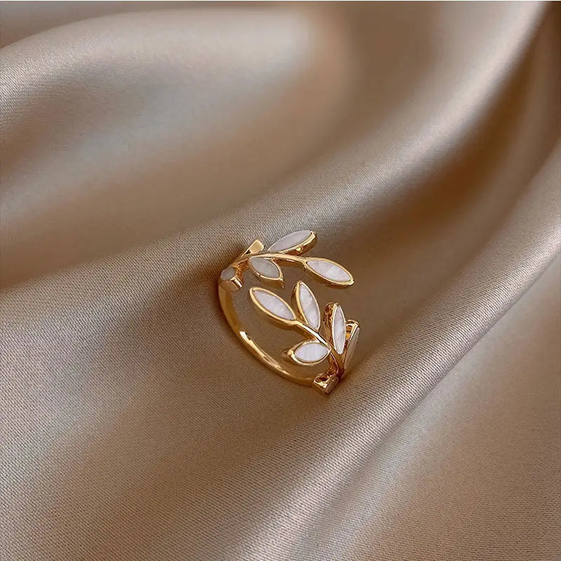 2022 Korean New Exquisite Geometric Round Ring Women's Fashion Luxury Zircon Finger Ring Simple Temperament Versatile Jewelry