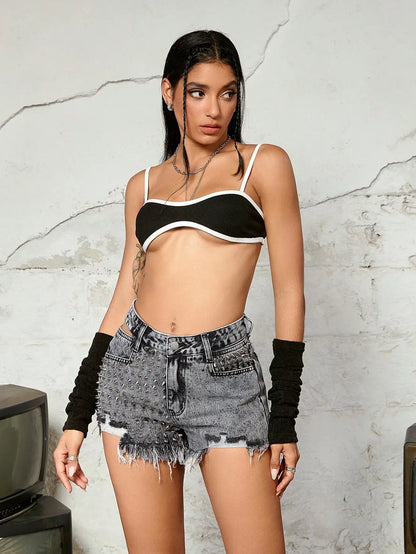 2023 Summer Women Shorts Jeans Rave Ripped Cut Out Waist Studded Detail Raw Hem Denim Shorts Mujer