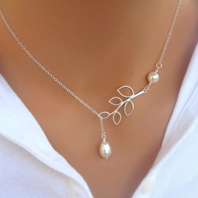 Minimalist Round Stick Pendant Necklace for Women Pearl Clavicle Necklace Leaves Long Chain Fashion Jewelry Statement Girl Gift