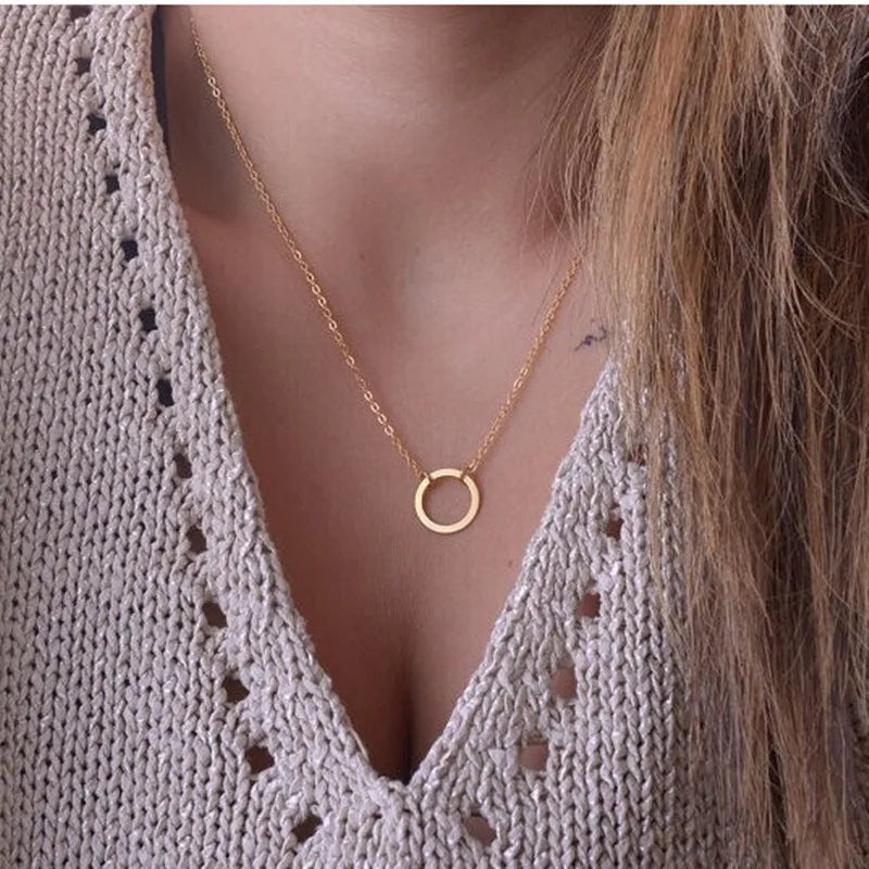 Minimalist Round Stick Pendant Necklace for Women Pearl Clavicle Necklace Leaves Long Chain Fashion Jewelry Statement Girl Gift