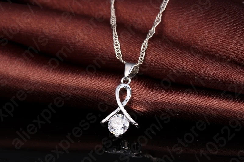 Nuovo set di moda per donna Collana con pendente in argento sterling 925 con croce CZ e orecchini a bottone di alta qualità