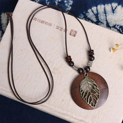 New Retro Sweater Chain Round Wooden Leaf Owl Long Sweater Clothing Pendant Women Vintage Leather Lanyard Female Jewelry Gifts