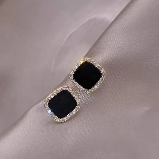 Orecchini a bottone quadrati in resina nera con zirconi stile coreano per donna Orecchini geometrici di lusso eleganti 2023 Tendenze moda Regali di gioielli