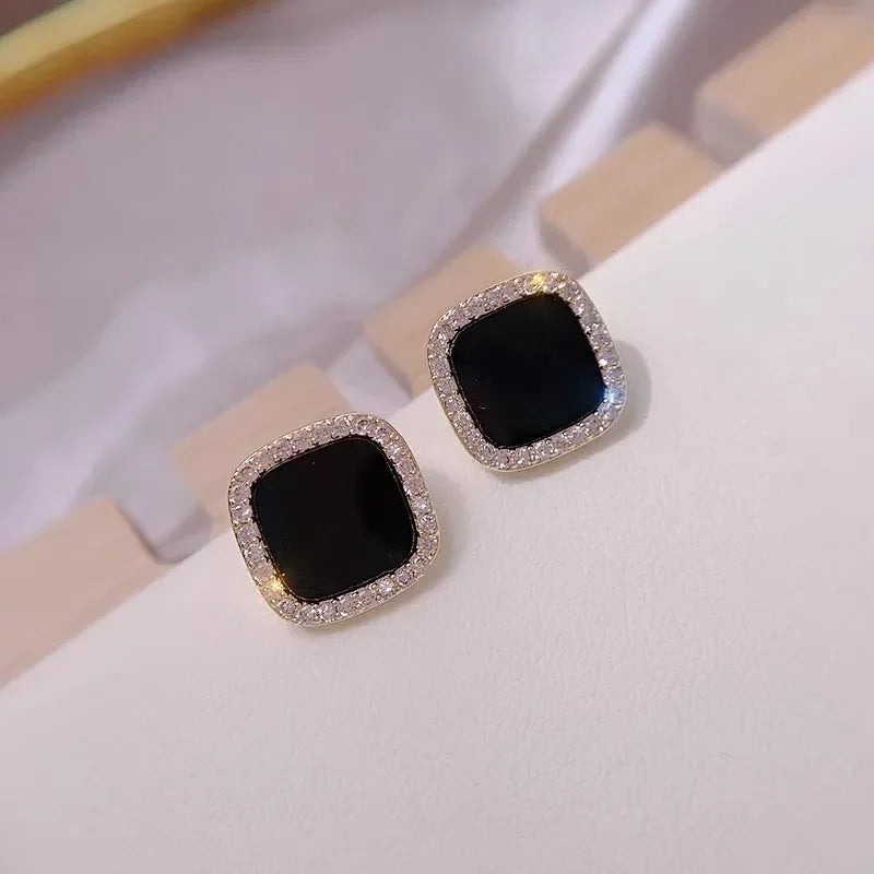 Korean Style Zircon Black Resin Square Ear Studs for Women Elegant Luxury Geometric Earrings 2024 Fashion Trends Jewelry Gifts