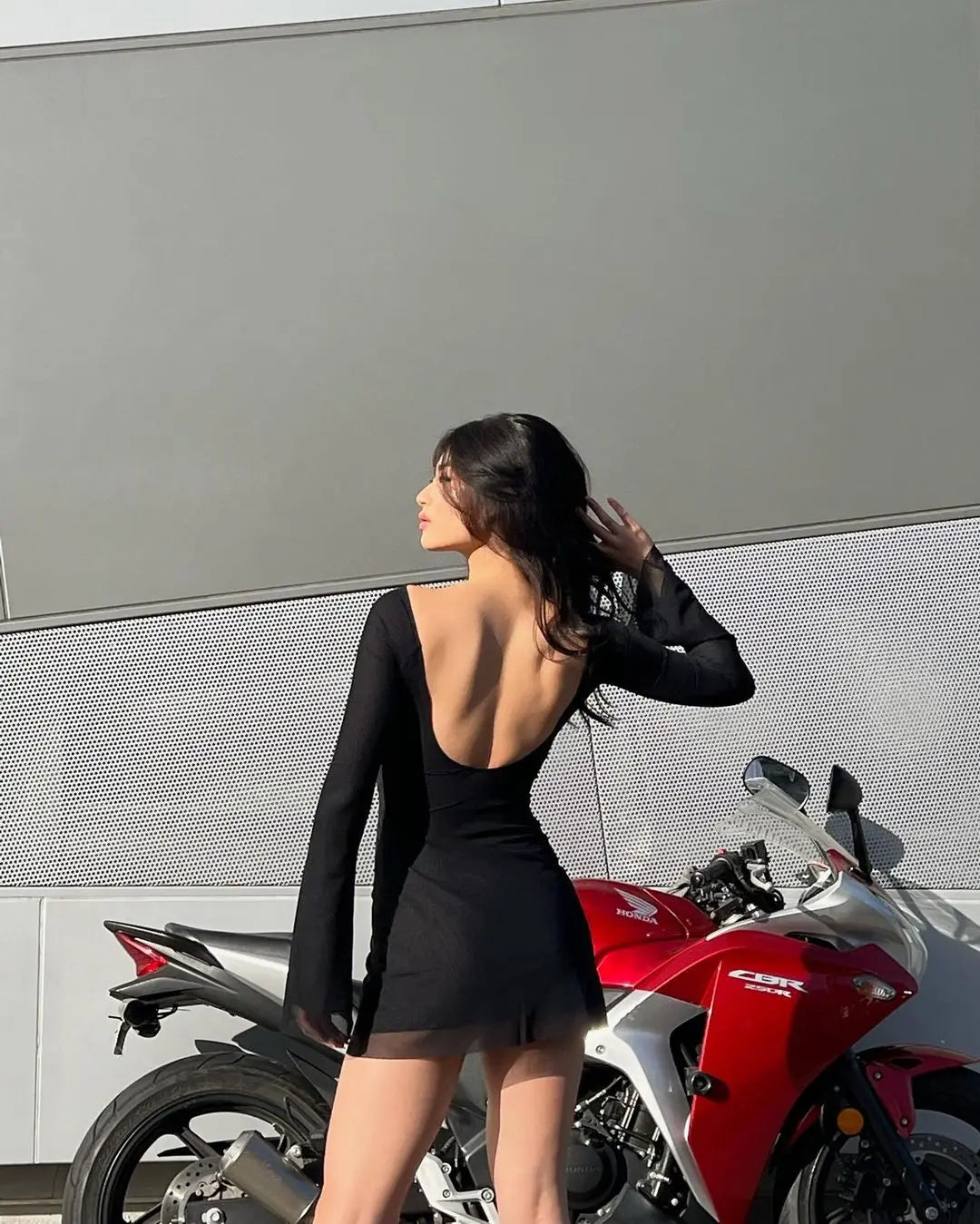 Sexy Female Short Dress Solid Color Long Sleeve Backless Fashion Black Skin Friendly Club Streetwear