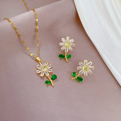 Conjunto clásico de collar y aretes de flores de hojas verdes