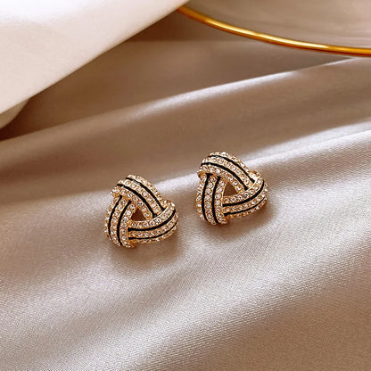 Exquisite Zircon Small Triangle Ear Studs for Women Geometric Pearl Heart Shape Earrings Fashion Party Jewelry Gifts