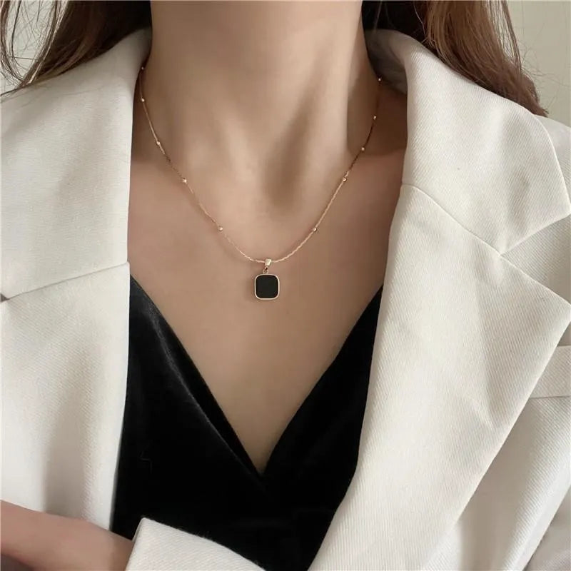 Collane in acciaio inossidabile Catene girocollo con pendente quadrato minimalista squisito nero Collana di moda per gioielli da donna Regali per feste