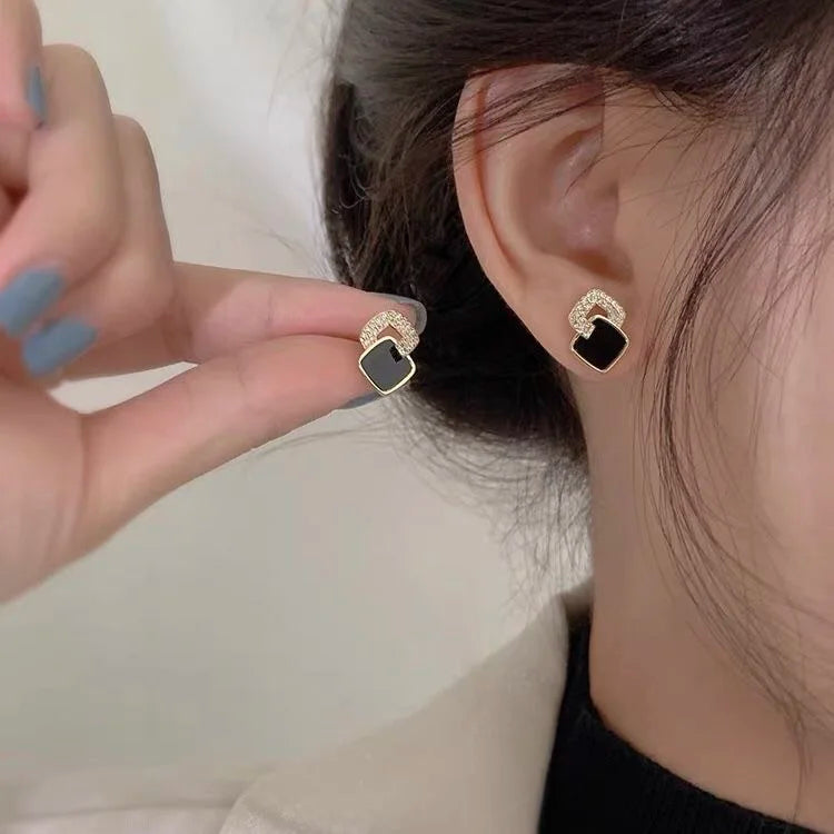 2022 Hot High-sense Korean Trend Elegant Pave Zircon Geometric Square Stud Earrings for Women Girl Fashion Jewelry Party Gifts