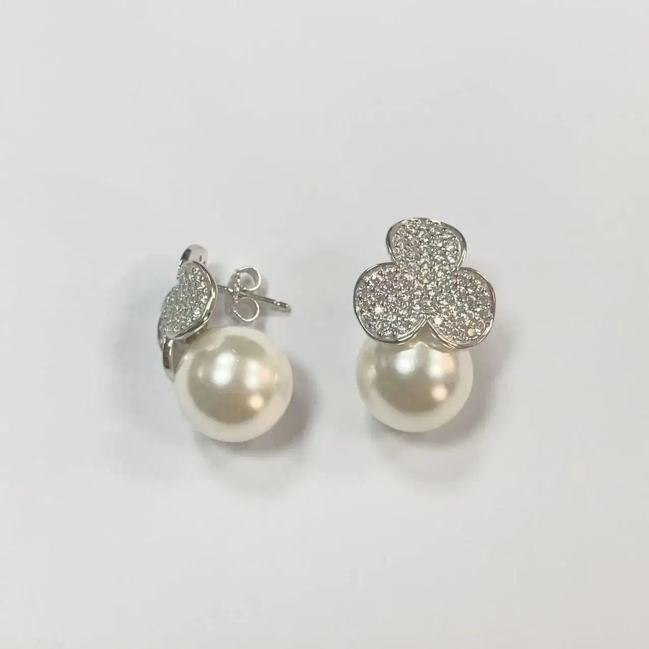 Korean Version Simple S925 Silver Bead Parts Sunflower Clover Stud Stud Stud Earring Drop Drop White Female