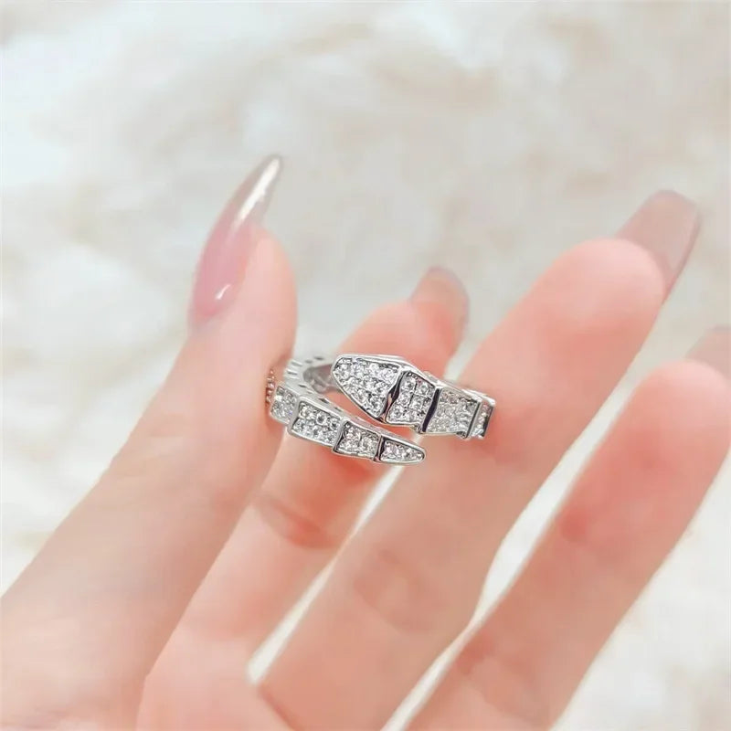 Luxury Sliver Color Crystal Snake Shape Ring for Women Girl Adjustable Exquisite Shiny Cubic Zircon Finger Ring Wedding Jewelry