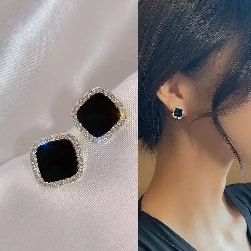 Korean Style Zircon Black Resin Square Ear Studs for Women Elegant Luxury Geometric Earrings 2024 Fashion Trends Jewelry Gifts